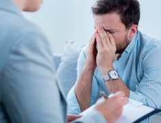 hombre en terapia